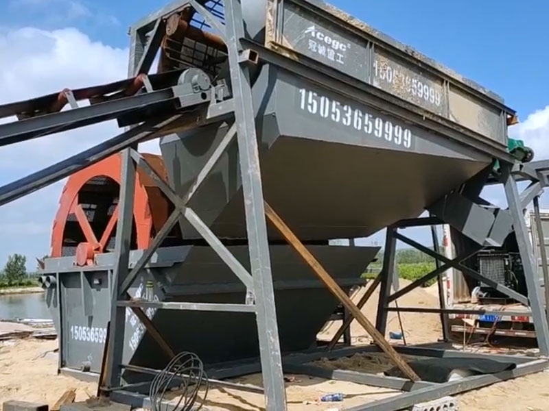 固定式滾筒篩+輪斗篩沙水洗設備現(xiàn)場